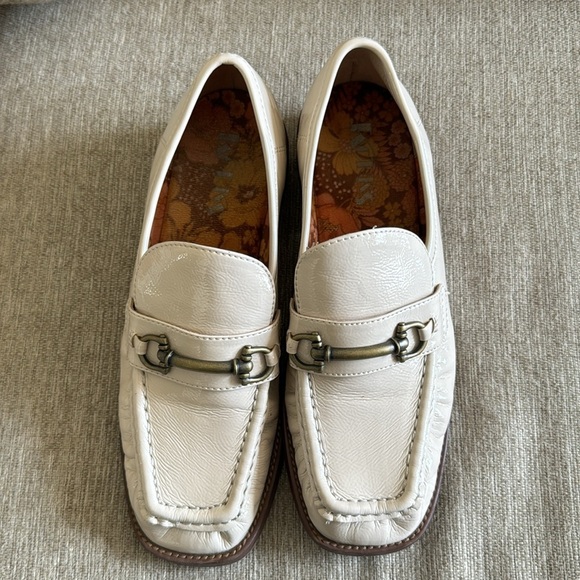 Kork Ease Florence Bit Loafer In off white patent leather size 8 - Picture 4 of 9